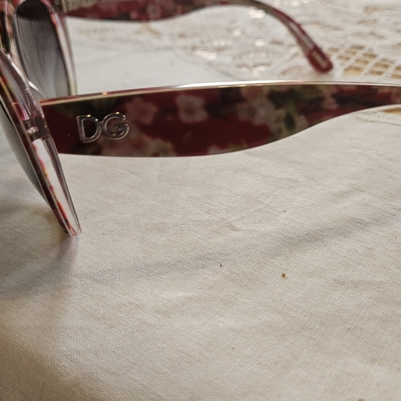 Dolce & Gabbana Red Floral Sunglasses - Picture 2 of 6